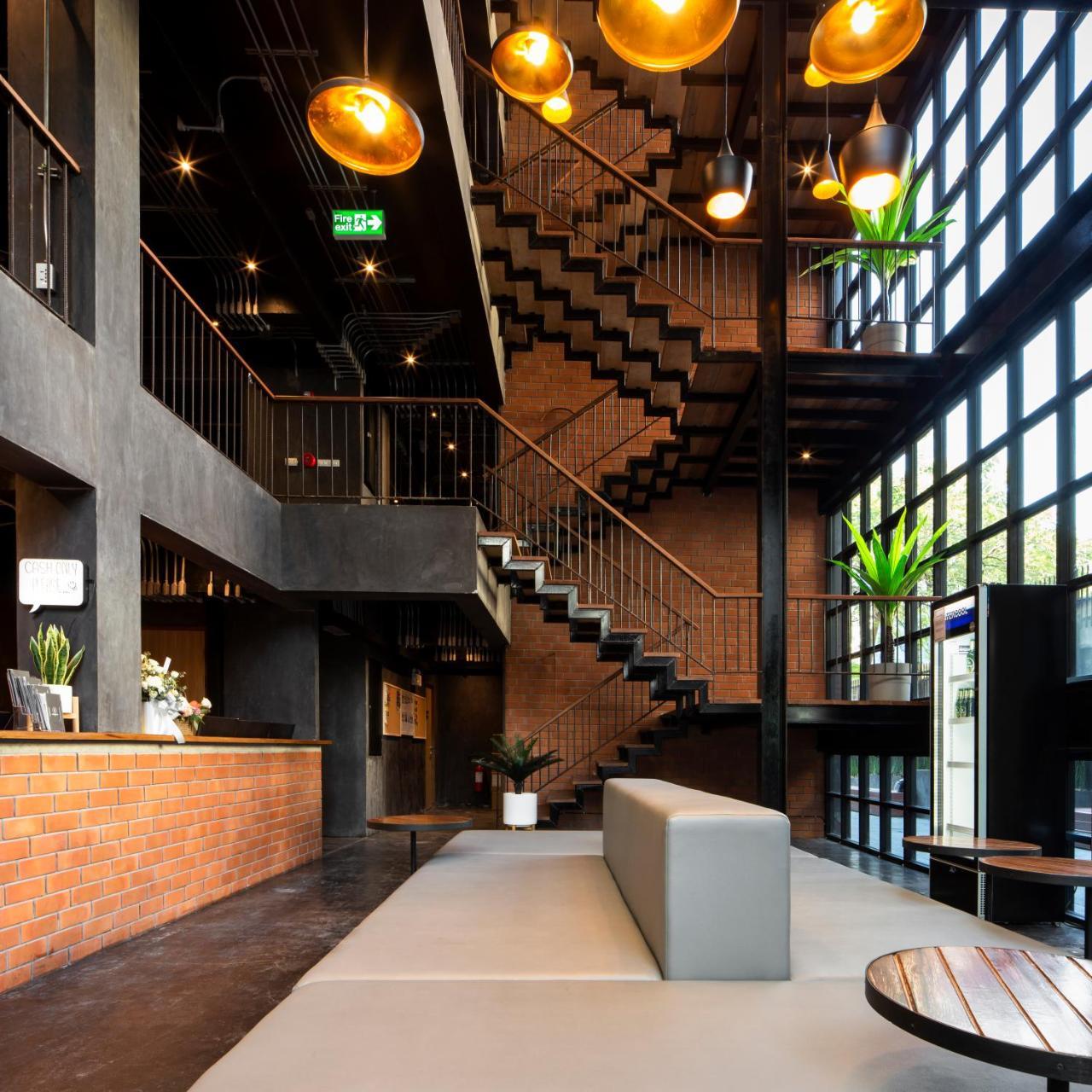 Bed Station Hostel Khaosan Bangkok Esterno foto